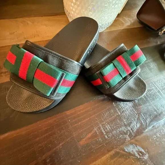 Gucci Black Slides with Green and Red Bow Straps - Picture 2 of 5